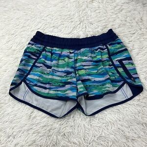 Lululemon Tracker Short III Seven Wonders Multi / Hero Blue